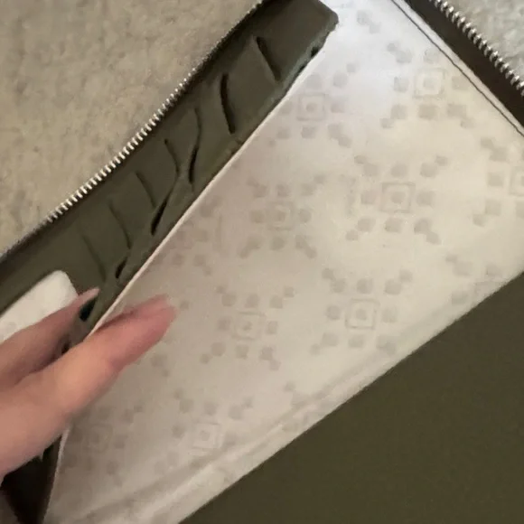 Jewell by Thirty-one Camouflage Women’s Wallet - Picture 6 of 6